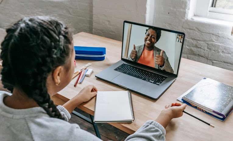 Online Tutoring: How to Choose the Right Tutor for Your Child