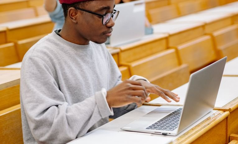 University Personal Statement Tips: The New UCAS Format Explained